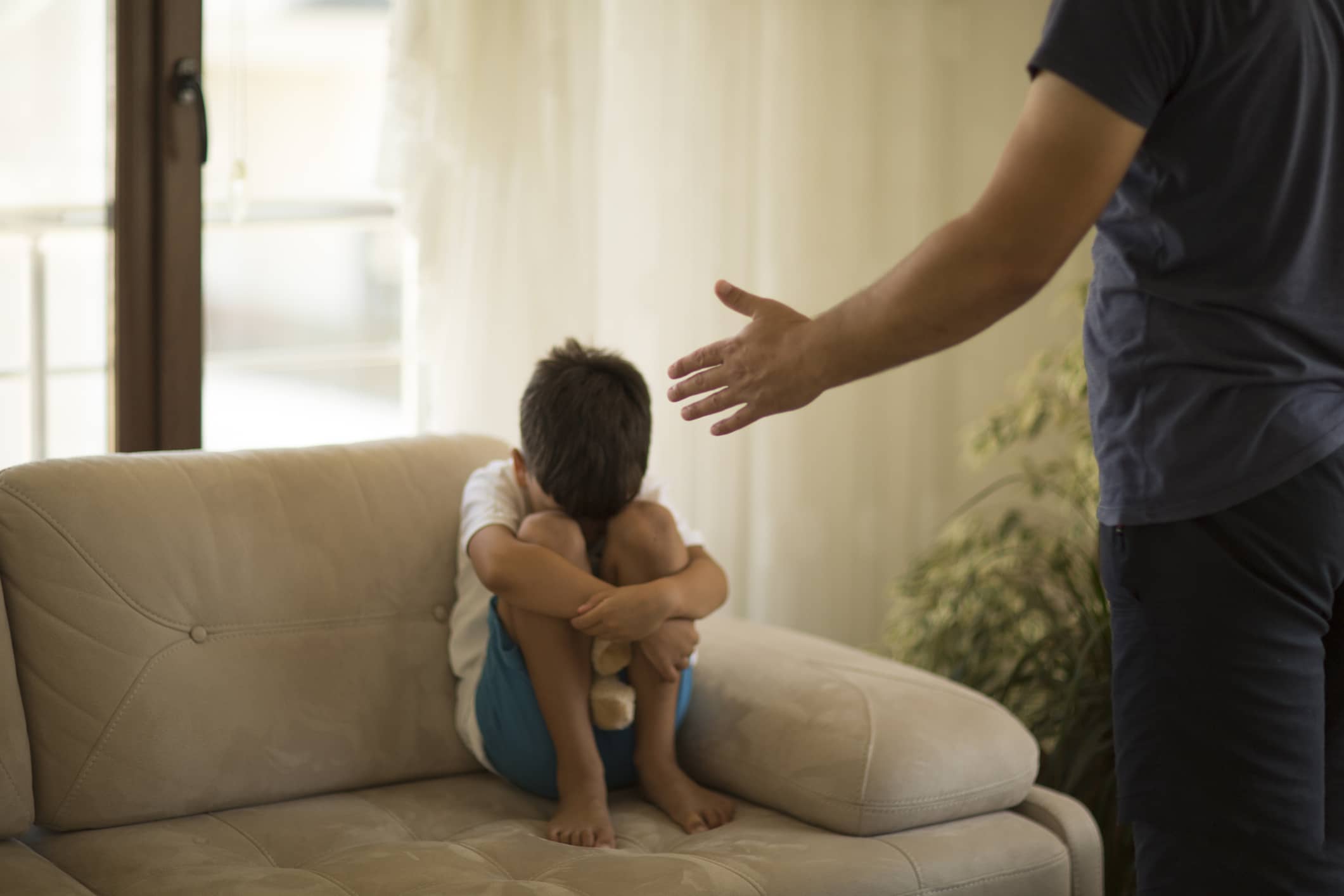 10 رفتار نادرست در تربیت فرزند که باید از آن دوری کنید