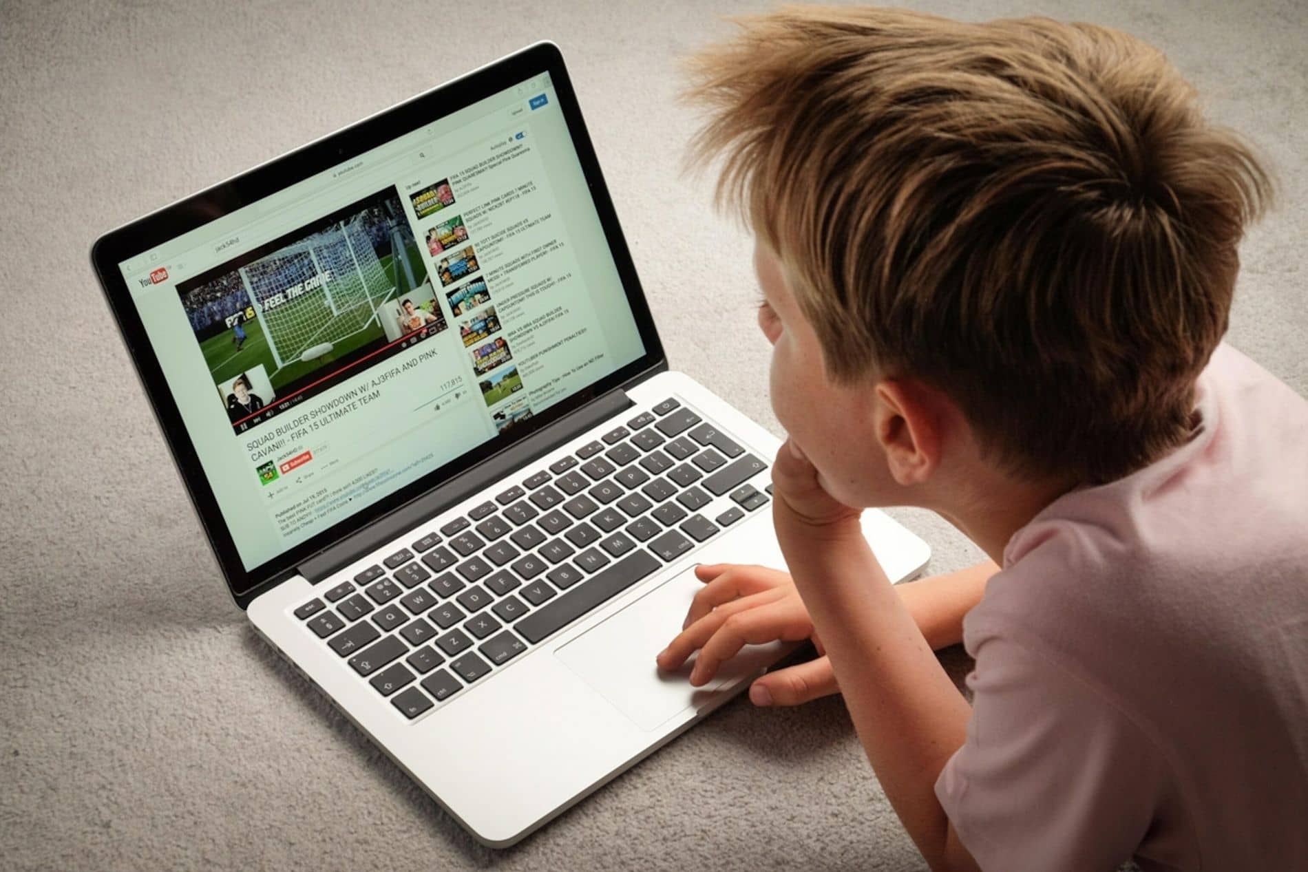 آیا فیلم های تبلیغاتی سایت‌ها، برای فرزندان مناسب است؟
